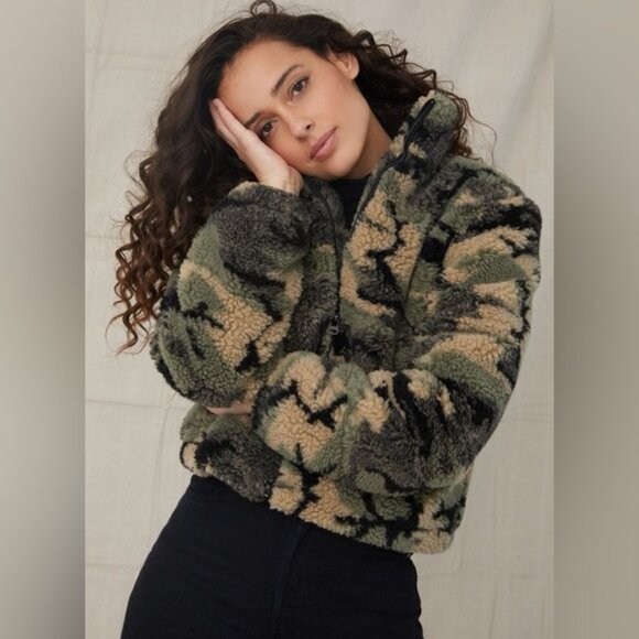 Bella Dahl Puffy Teddy Jacket - Camo - Picture 2 of 11